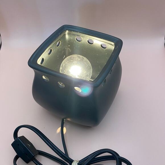 Versatile Style Scentsy Black Classic Curve 2009 Warmer - Picture 4 of 4